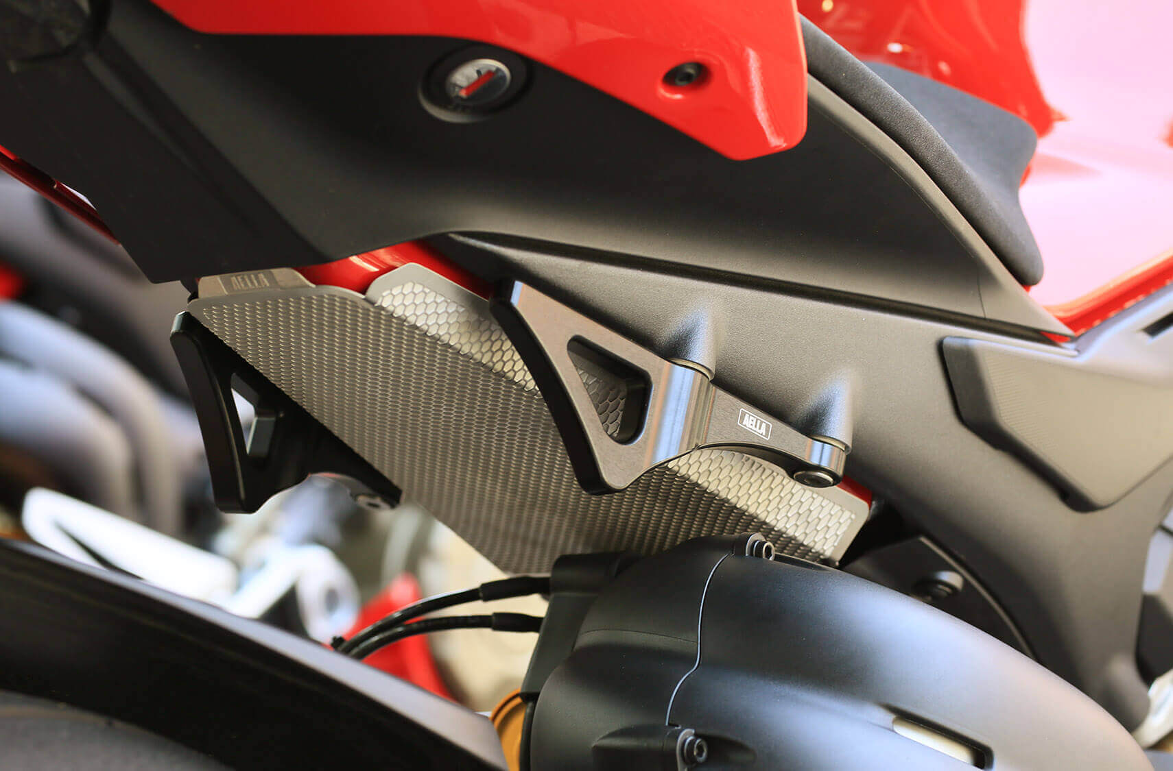 Ducati Panigale V4R Equipment